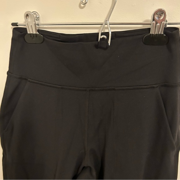 NWOT LULULEMON BLACK ALIGN JOGGER SIZE 4 28” INSEAM NULU FABRIC - Picture 9 of 10